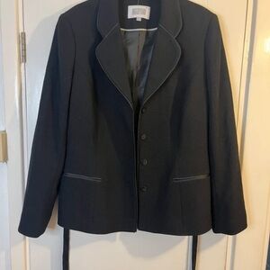 Jones New York Elegant Black Blazer with Trim